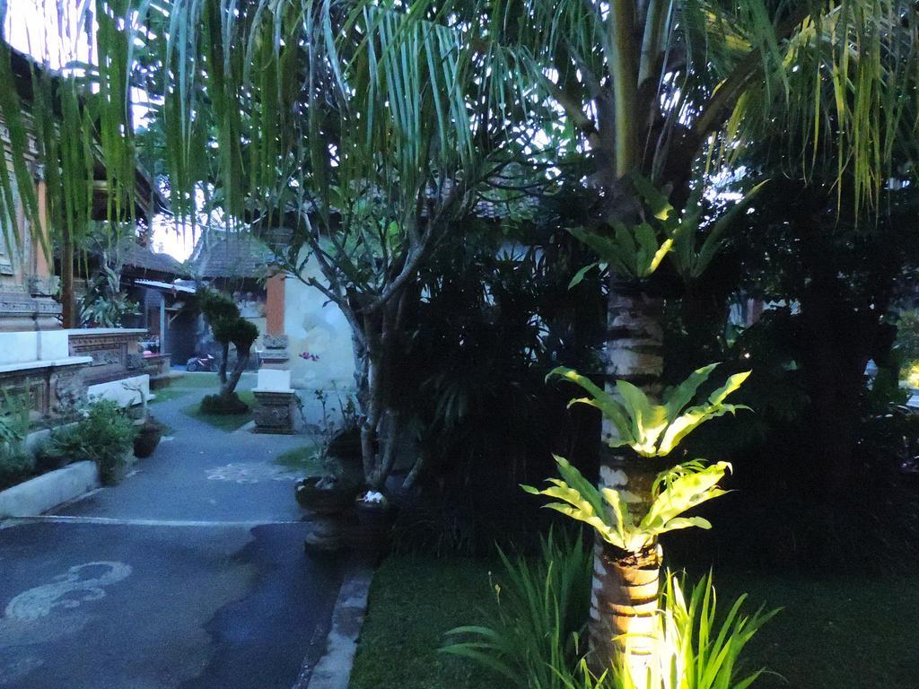 Batu Empug By Mahaputra